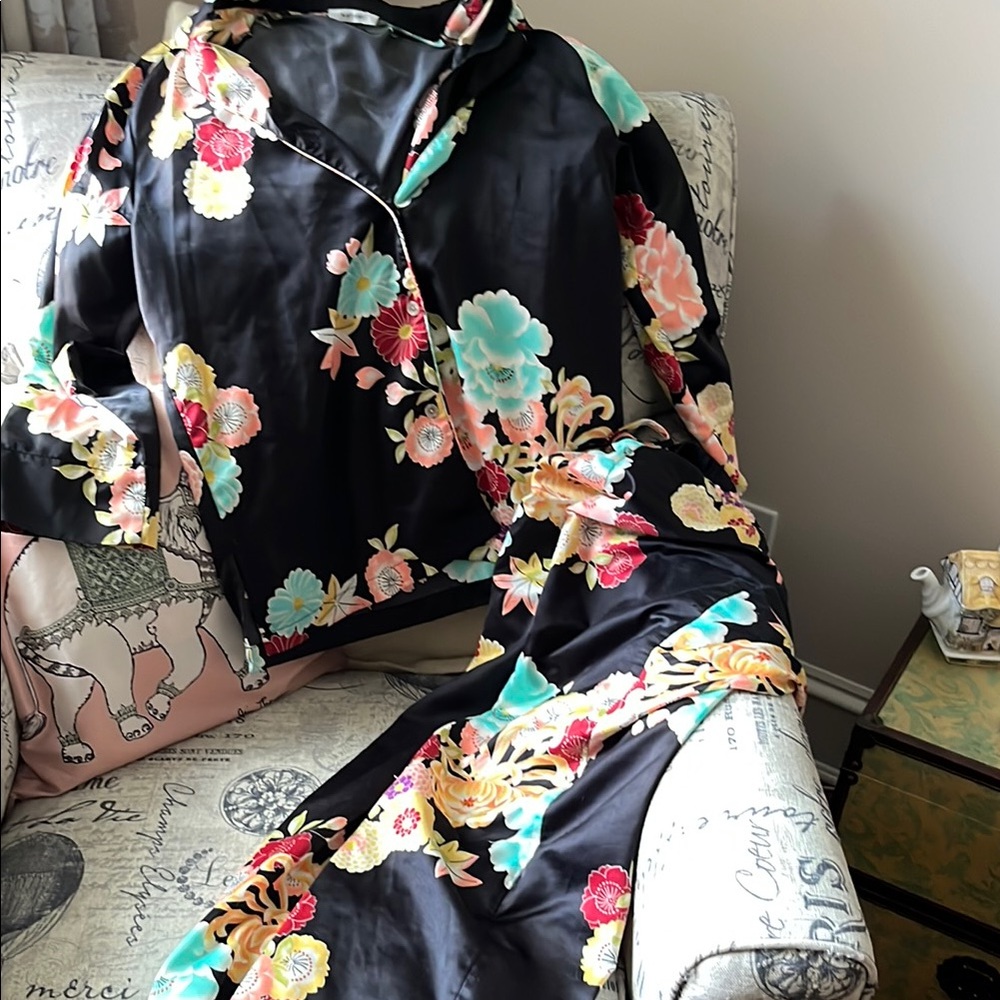Natori Black Floral Satin Pajama Set - Women's Sleepwear
